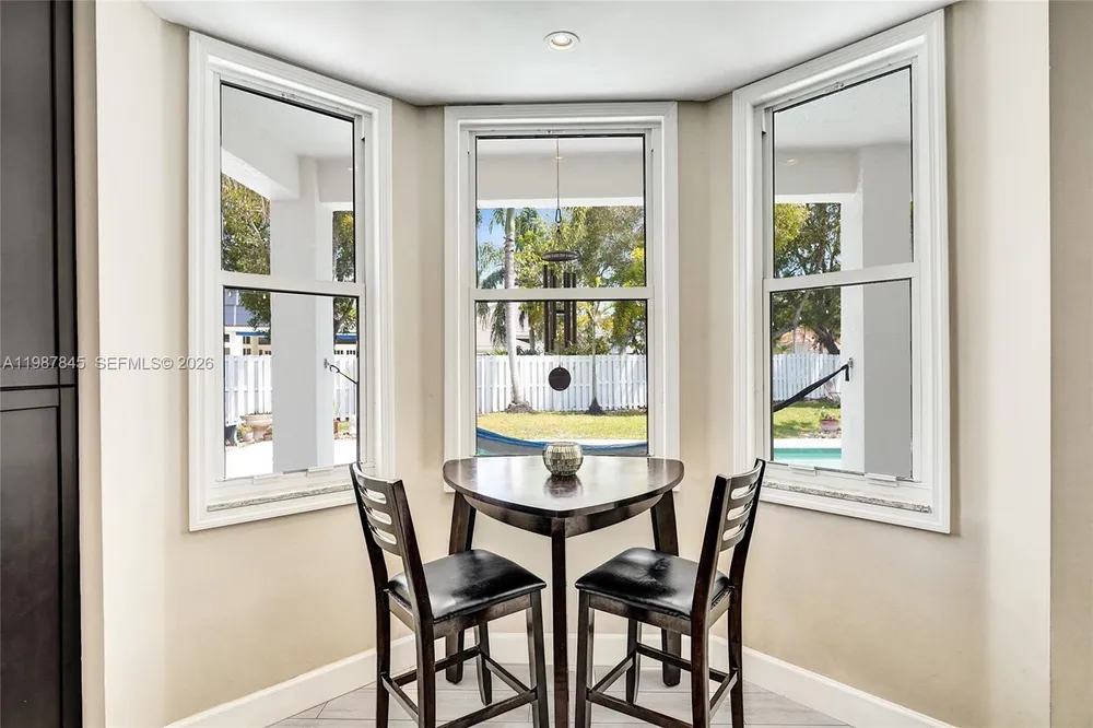 484 Cambridge Dr, Weston, FL 33326