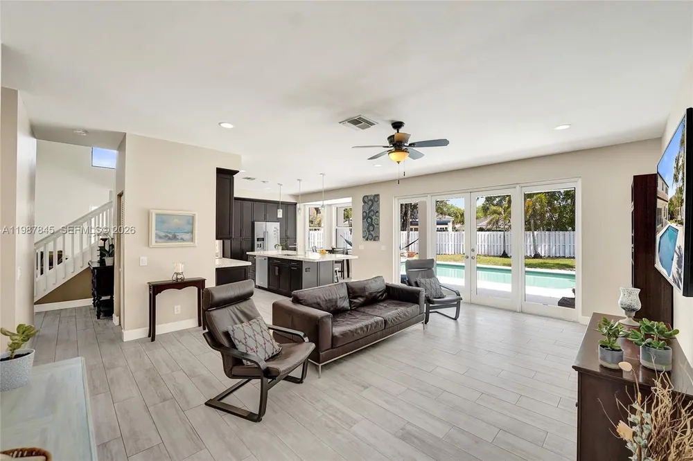 484 Cambridge Dr, Weston, FL 33326