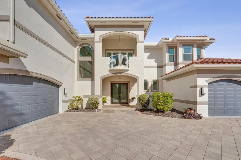 2846 Juniper Ln, Davie, FL 33330