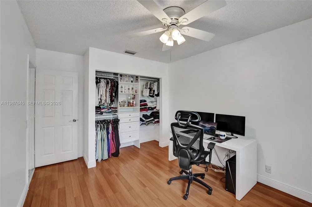 484 Cambridge Dr, Weston, FL 33326