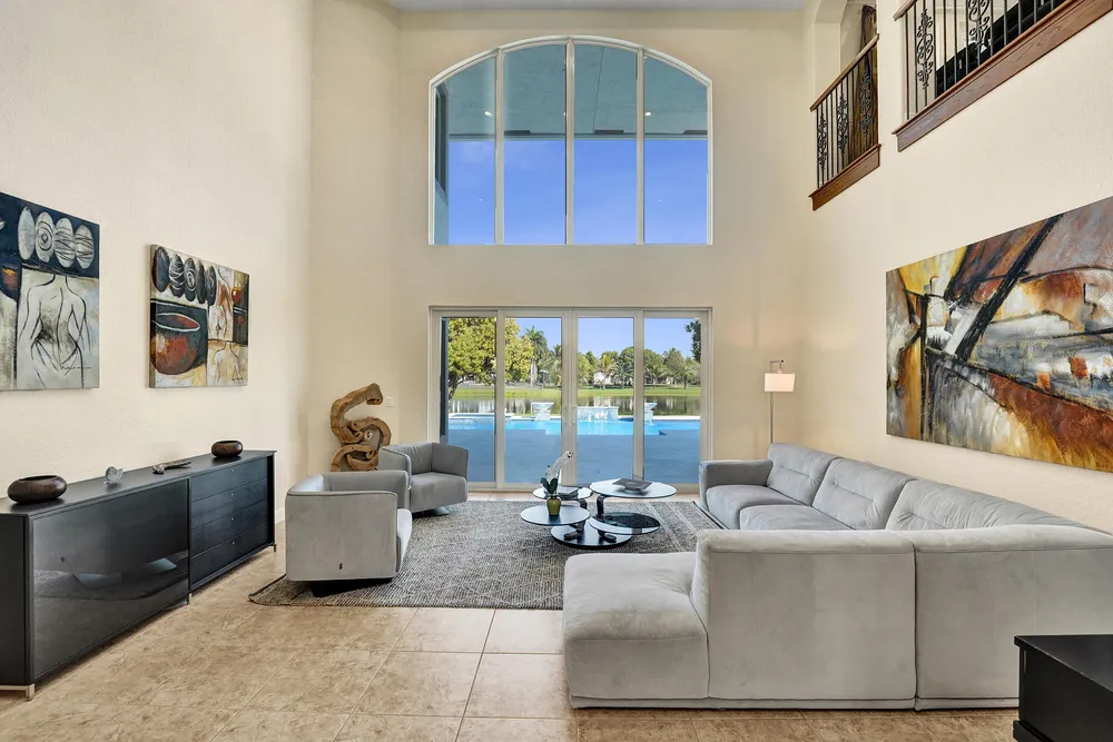2846 Juniper Ln, Davie, FL 33330