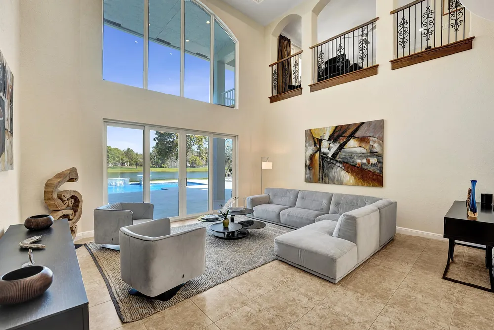 2846 Juniper Ln, Davie, FL 33330