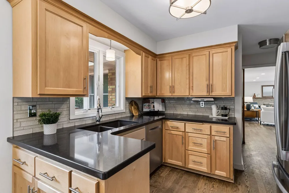 2079 Upper Saint Dennis Rd, Saint Paul, MN 55116