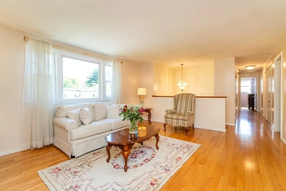 89 FERNANDEZ CIR, Randolph, MA 02368