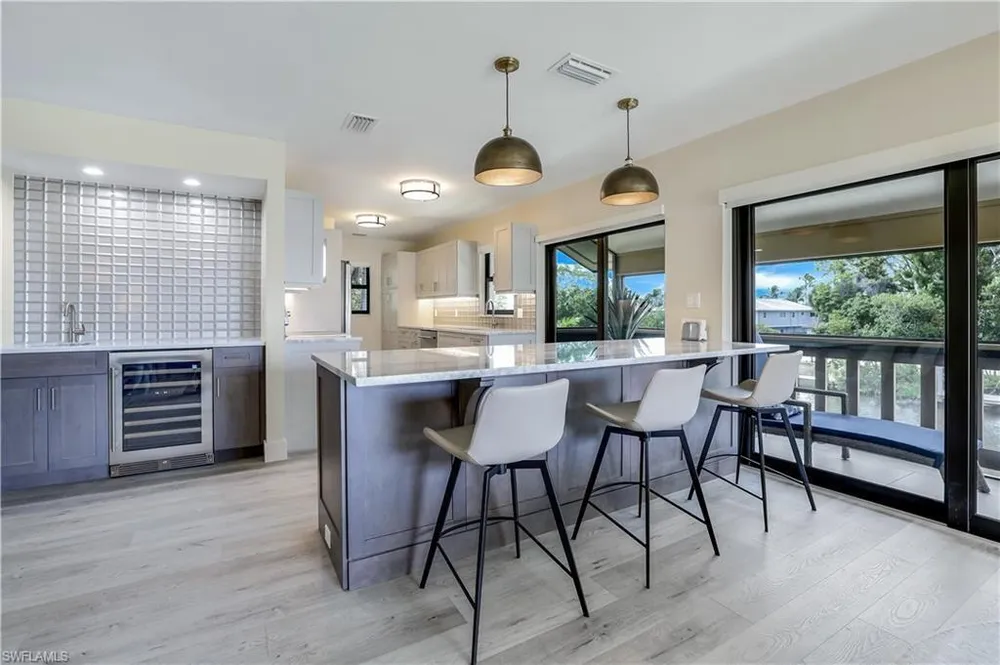 1390 Chesapeake Ave, Naples, FL 34102