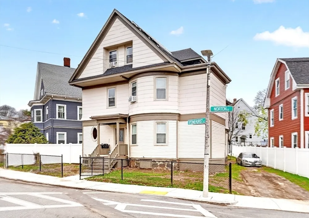 37 Stonehurst St, Boston, MA 02122