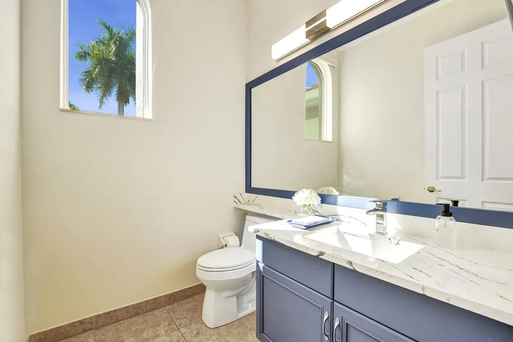 2846 Juniper Ln, Davie, FL 33330