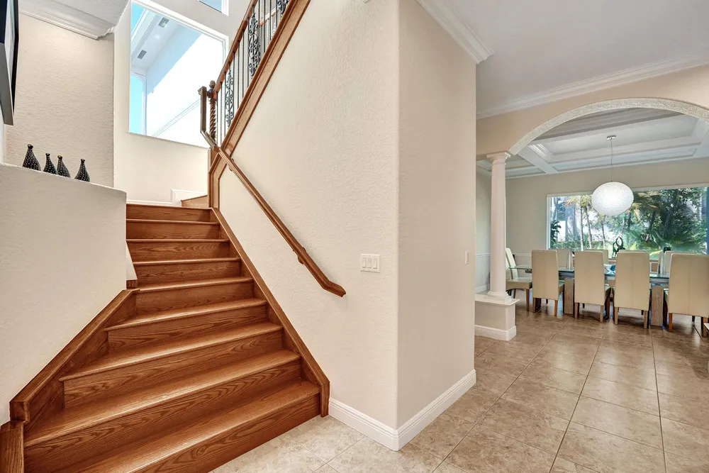 2846 Juniper Ln, Davie, FL 33330