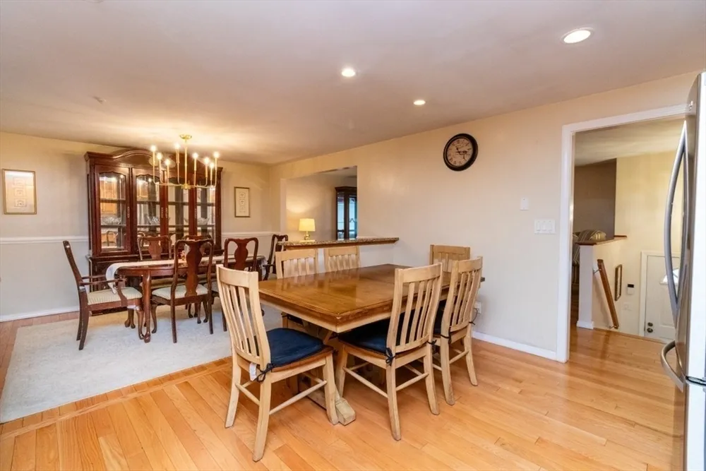 89 FERNANDEZ CIR, Randolph, MA 02368
