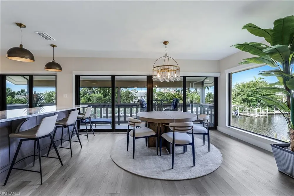 1390 Chesapeake Ave, Naples, FL 34102