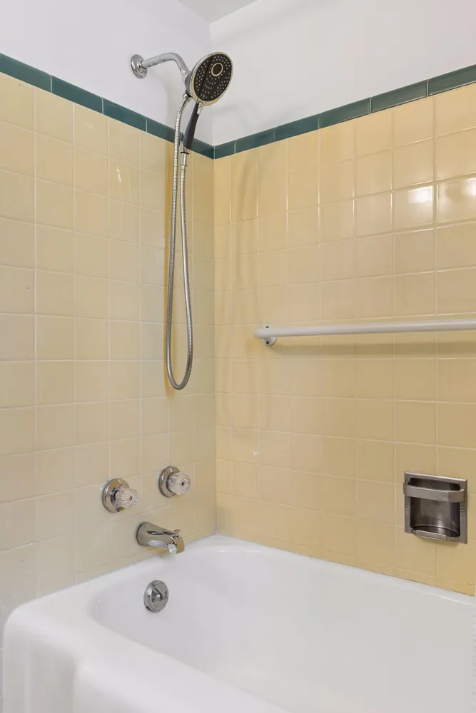2079 Upper Saint Dennis Rd, Saint Paul, MN 55116