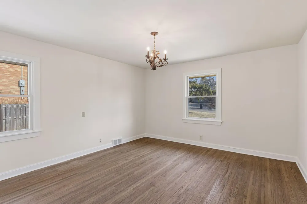 2079 Upper Saint Dennis Rd, Saint Paul, MN 55116