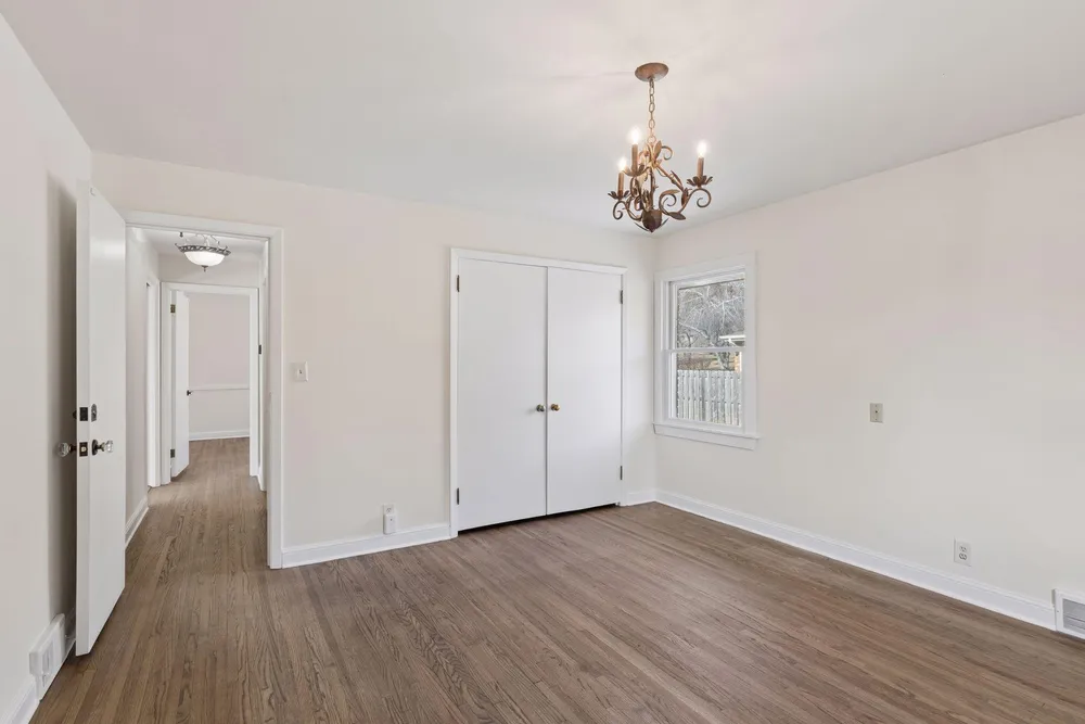 2079 Upper Saint Dennis Rd, Saint Paul, MN 55116