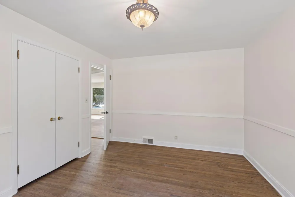 2079 Upper Saint Dennis Rd, Saint Paul, MN 55116