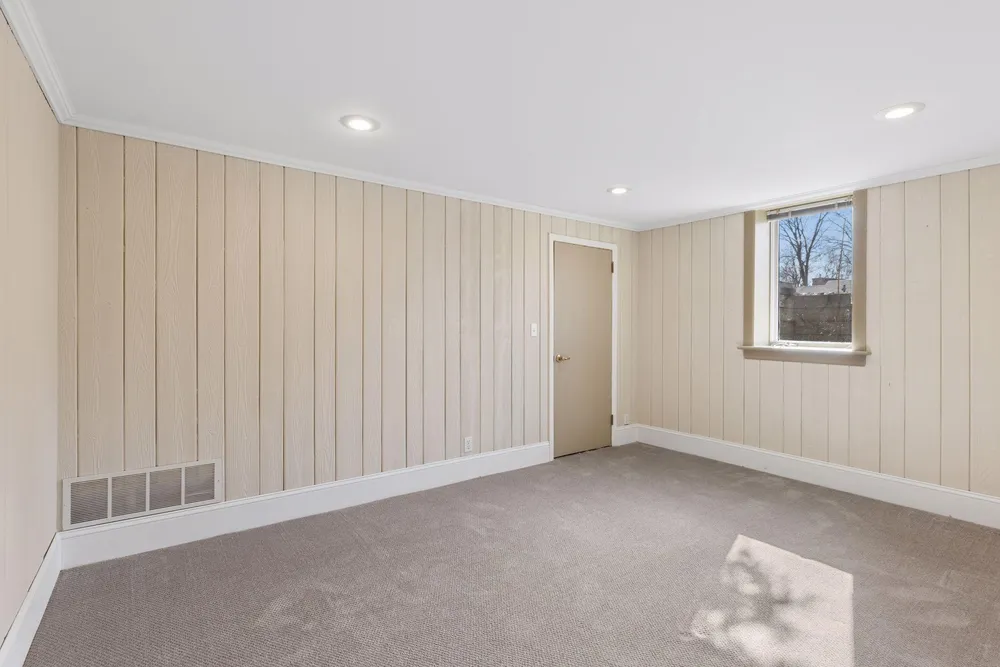 2079 Upper Saint Dennis Rd, Saint Paul, MN 55116