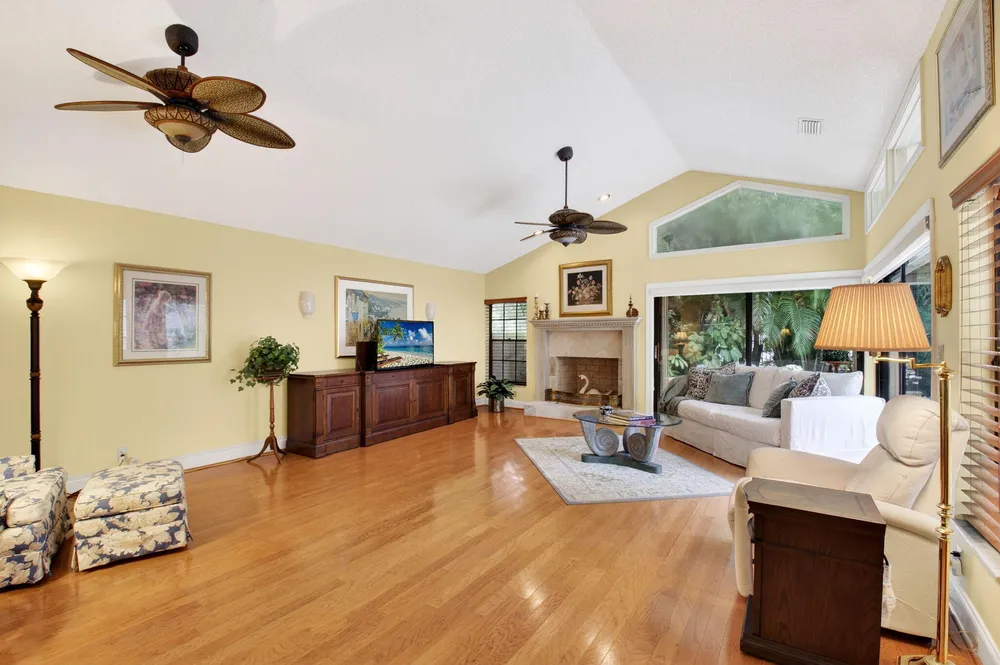 21700 Club Villa Terrace, Boca Raton, FL 33433