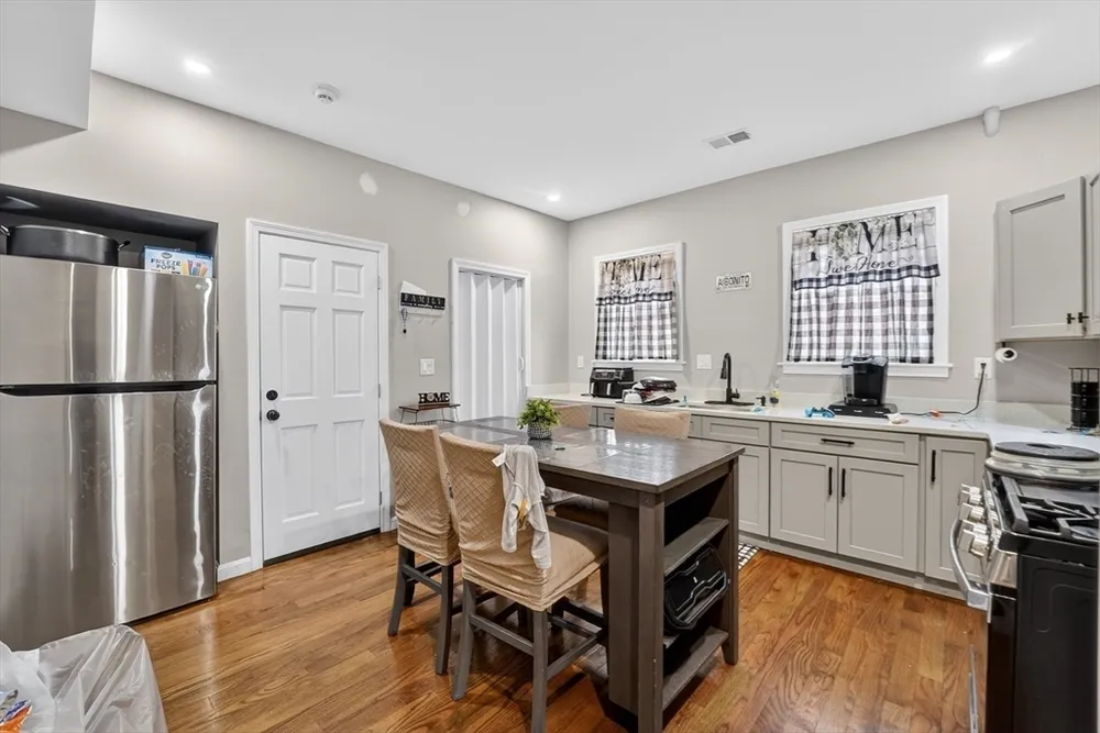 37 Stonehurst St, Boston, MA 02122