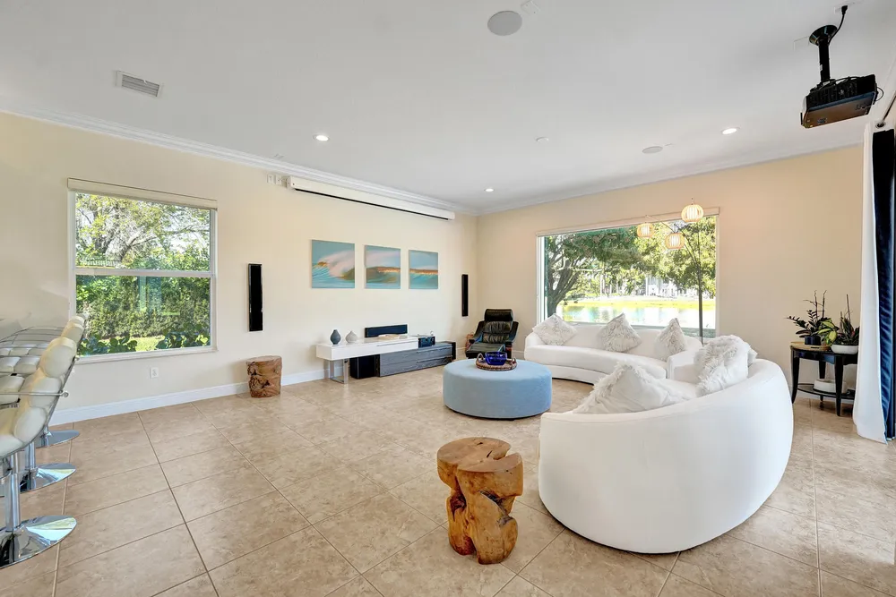 2846 Juniper Ln, Davie, FL 33330