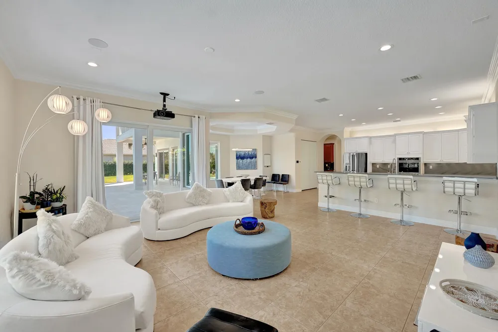 2846 Juniper Ln, Davie, FL 33330
