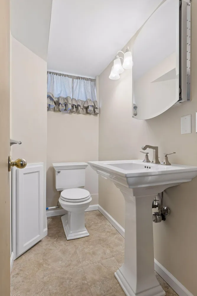 2079 Upper Saint Dennis Rd, Saint Paul, MN 55116