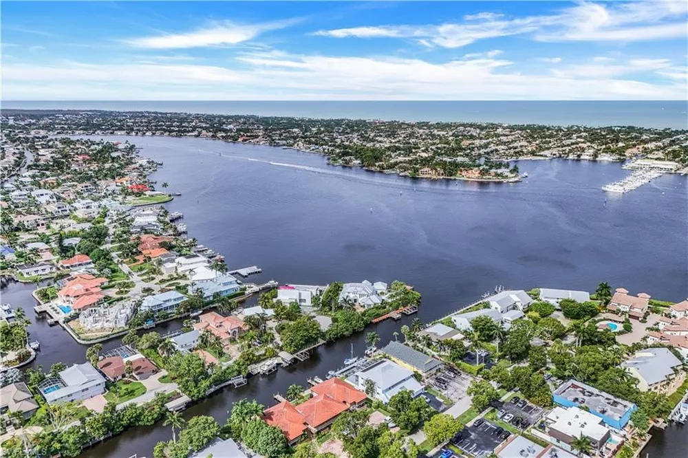 1390 Chesapeake Ave, Naples, FL 34102