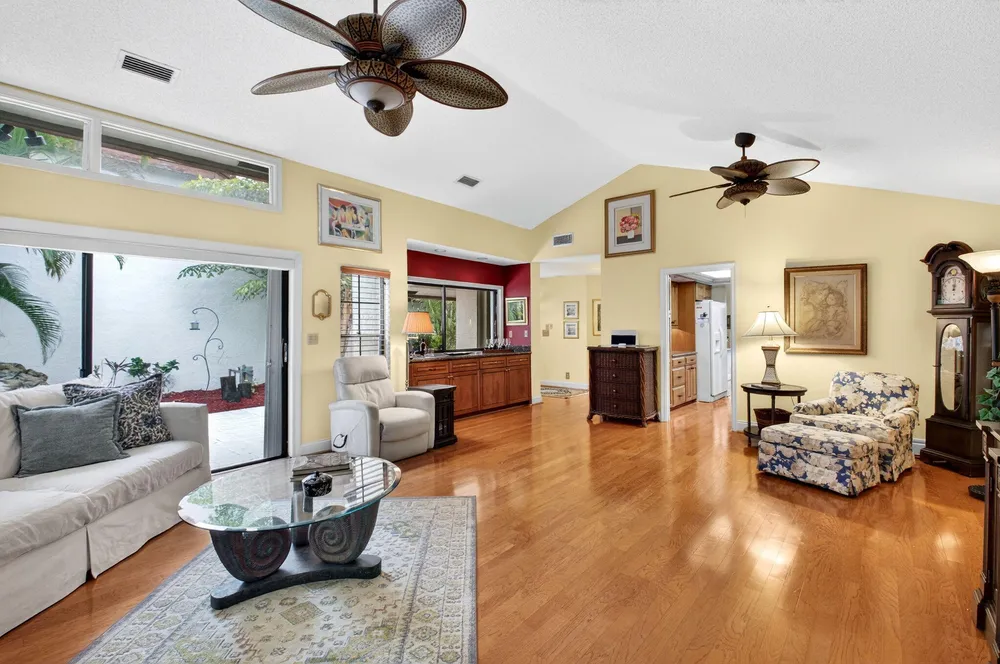 21700 Club Villa Terrace, Boca Raton, FL 33433