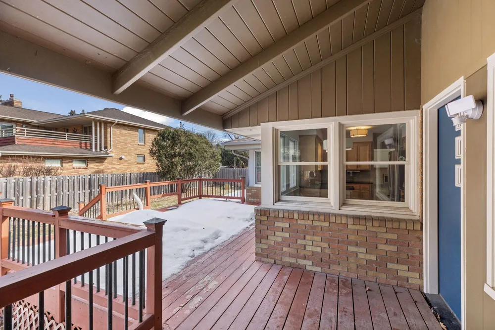 2079 Upper Saint Dennis Rd, Saint Paul, MN 55116