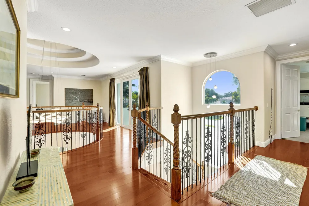 2846 Juniper Ln, Davie, FL 33330