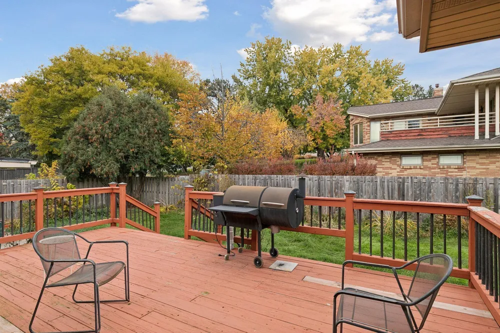 2079 Upper Saint Dennis Rd, Saint Paul, MN 55116