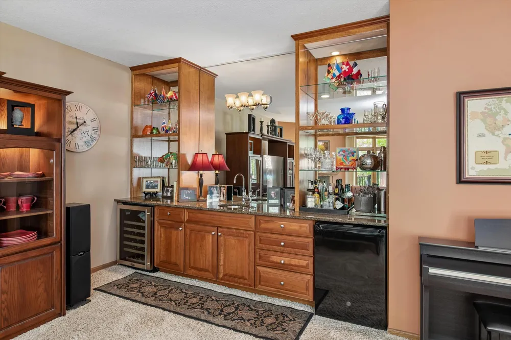 412 E 135th St, Burnsville, MN 55337