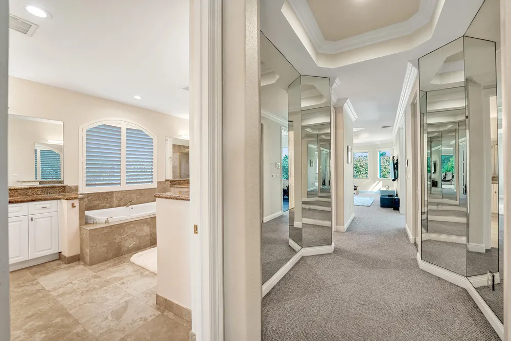 2846 Juniper Ln, Davie, FL 33330