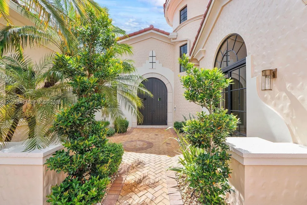 7080 Long Leaf Dr, Parkland, FL 33076