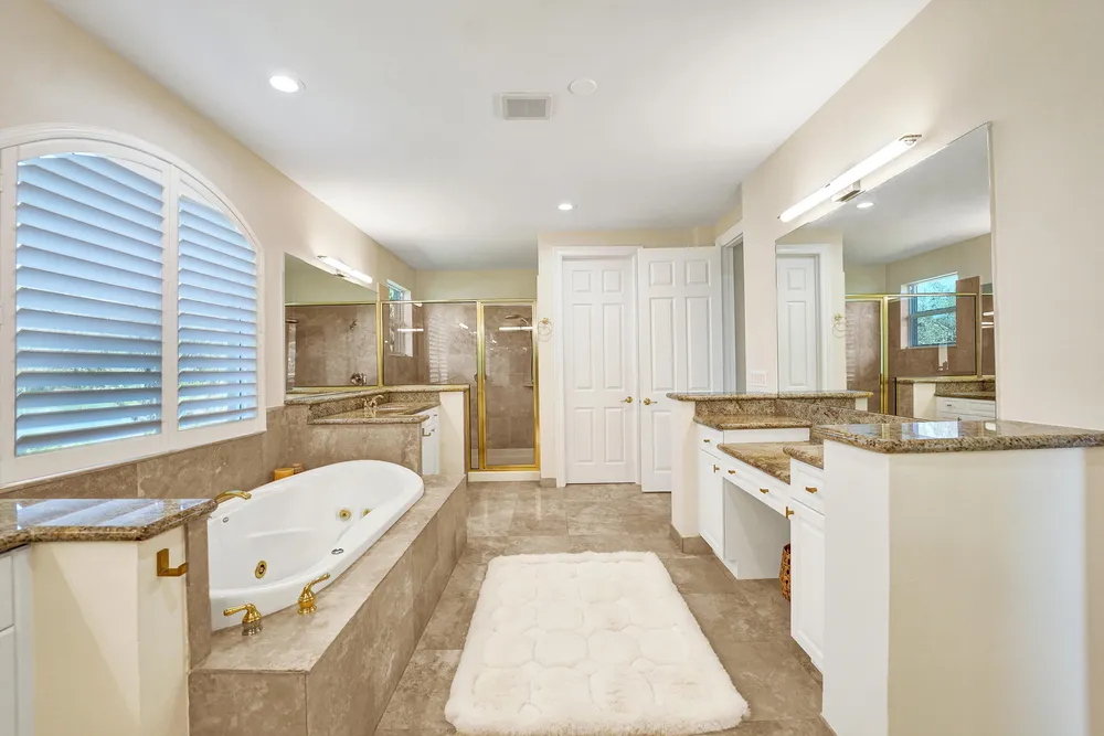 2846 Juniper Ln, Davie, FL 33330