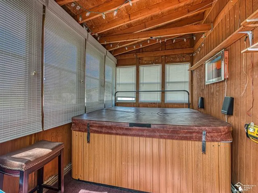 1423 Sunset Blvd, Monroe, MI 48162