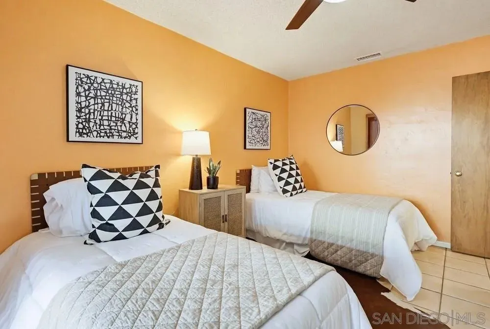 9832 Estrella Dr, Spring Valley, CA 91977