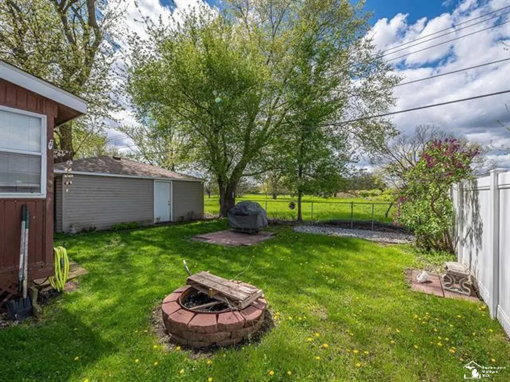 1423 Sunset Blvd, Monroe, MI 48162