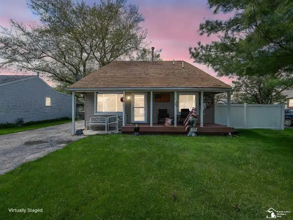 1423 Sunset Blvd, Monroe, MI 48162