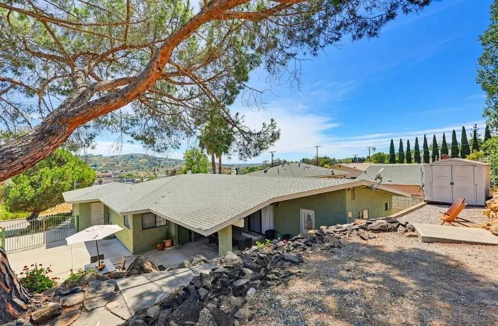9832 Estrella Dr, Spring Valley, CA 91977