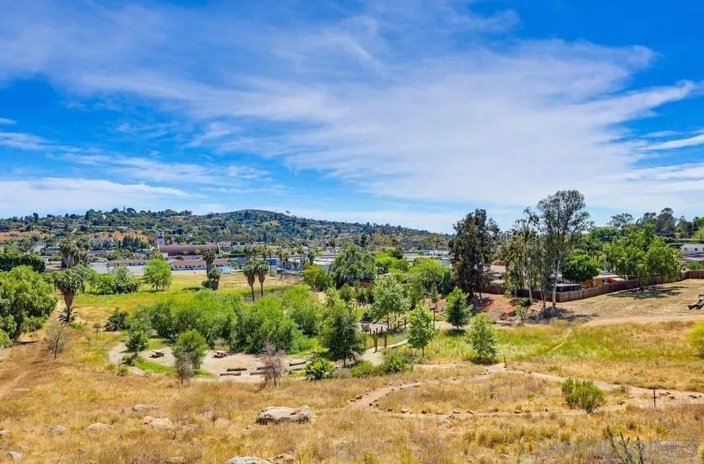 9832 Estrella Dr, Spring Valley, CA 91977