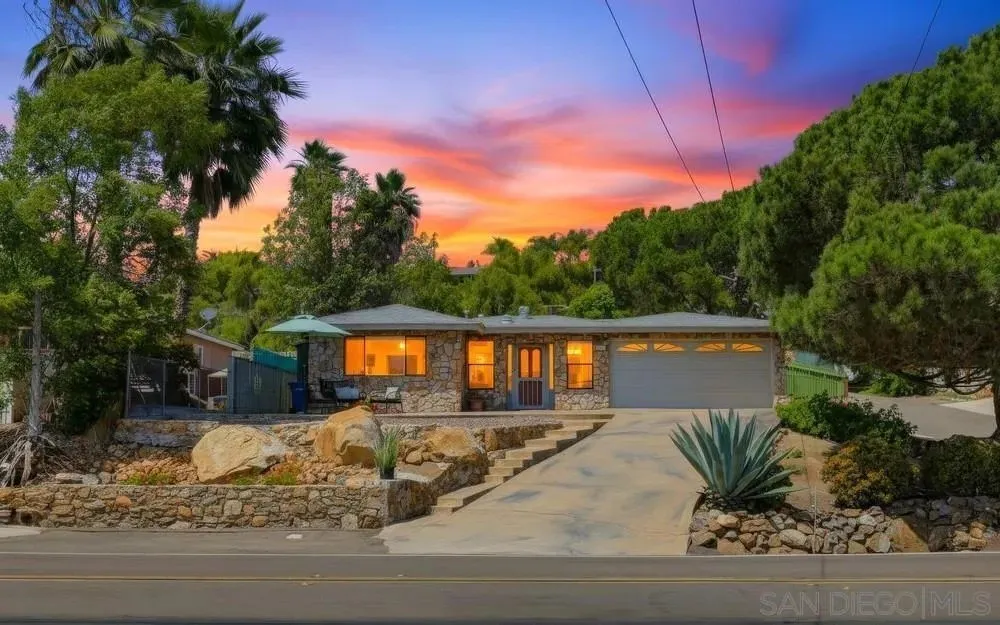 9832 Estrella Dr, Spring Valley, CA 91977