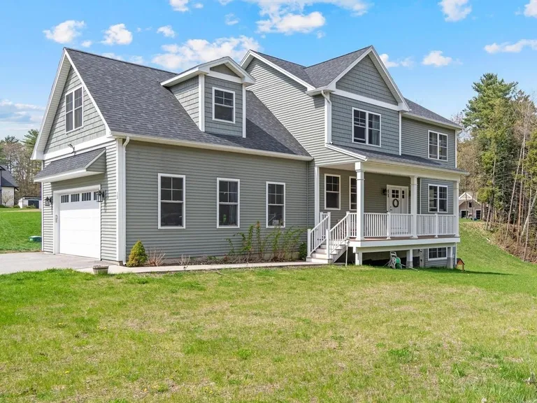 12 Kristen Dr, Colchester, VT 05446