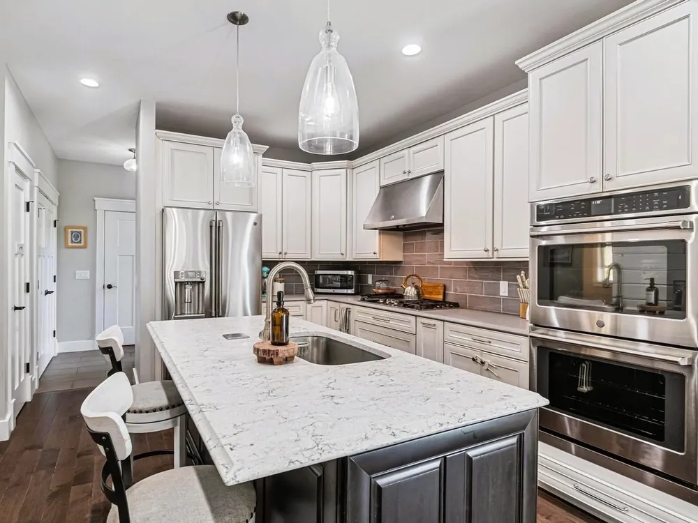 12 Kristen Dr, Colchester, VT 05446