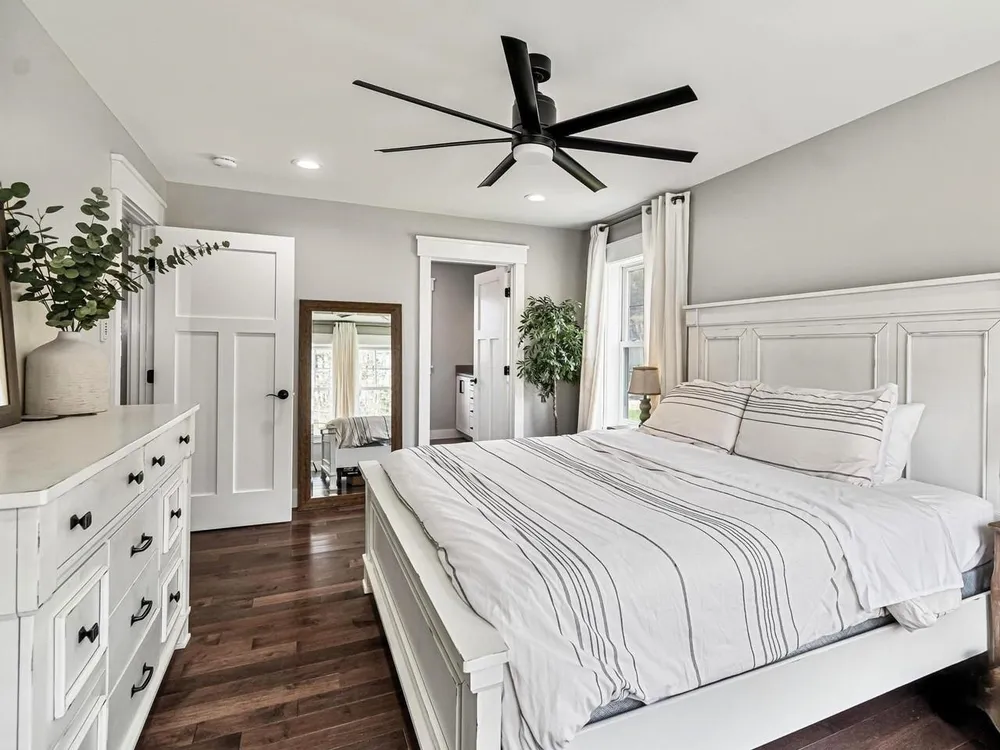 12 Kristen Dr, Colchester, VT 05446