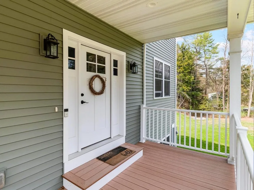 12 Kristen Dr, Colchester, VT 05446