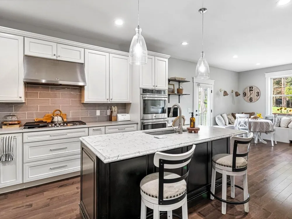 12 Kristen Dr, Colchester, VT 05446