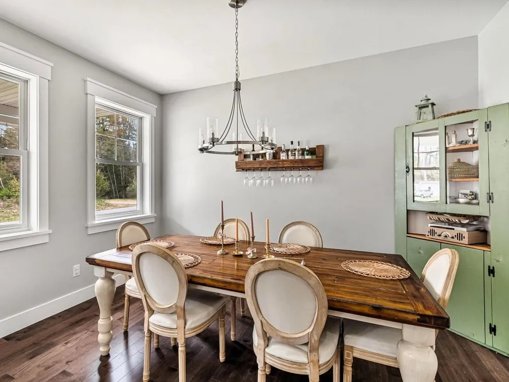 12 Kristen Dr, Colchester, VT 05446