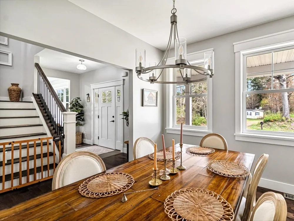 12 Kristen Dr, Colchester, VT 05446