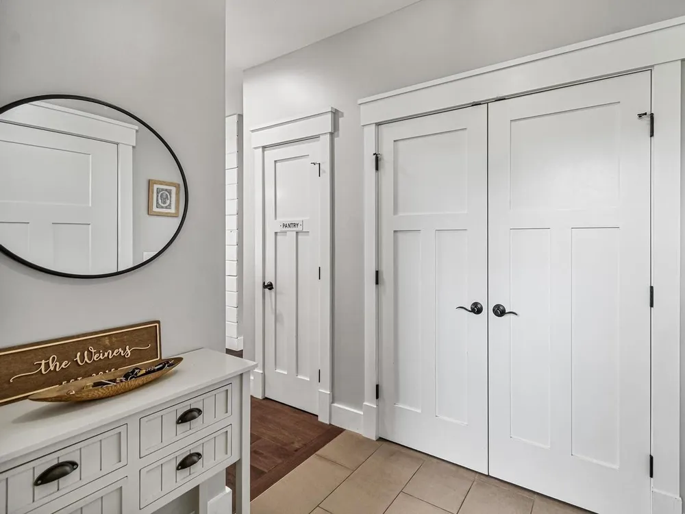 12 Kristen Dr, Colchester, VT 05446
