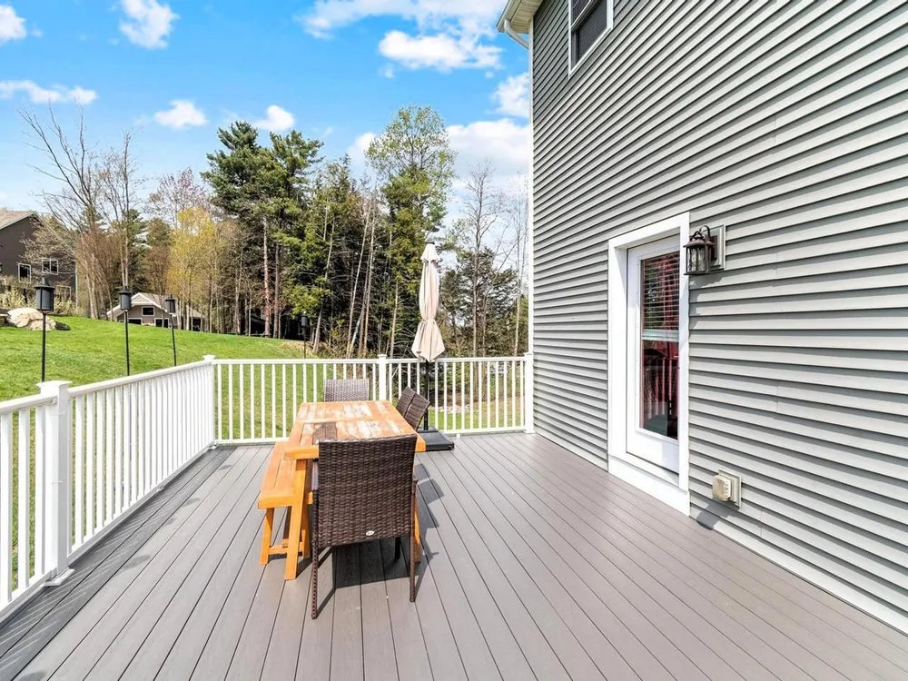 12 Kristen Dr, Colchester, VT 05446