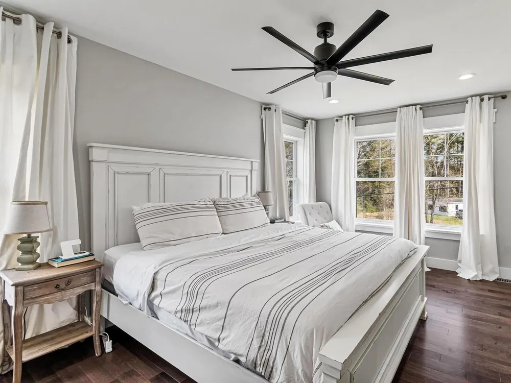 12 Kristen Dr, Colchester, VT 05446